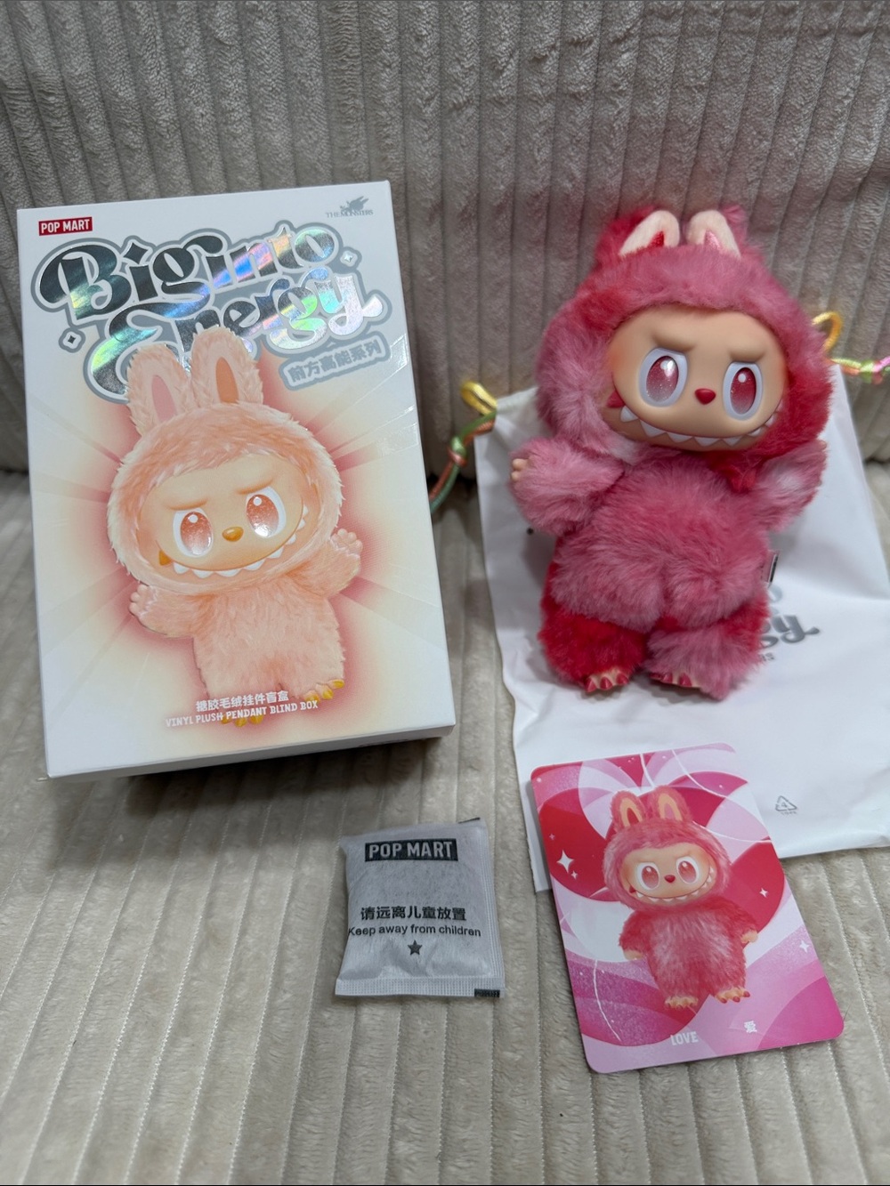 LOVE -Big Into Energy Labubu.Pretty Red and pink colors❤️🩷New. Verified.PopMart.